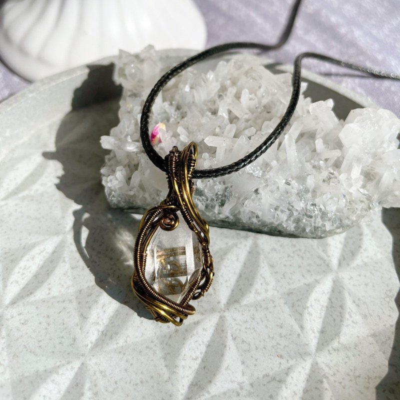光語輕吟 白水晶手工吊墜 白水晶 能量飾品 療癒水晶 金屬編織 - 項鍊 - 水晶 