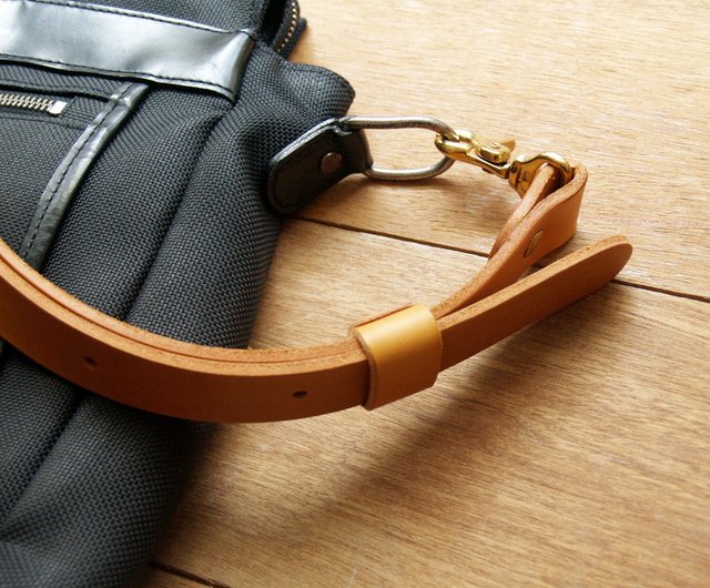 tan purse strap