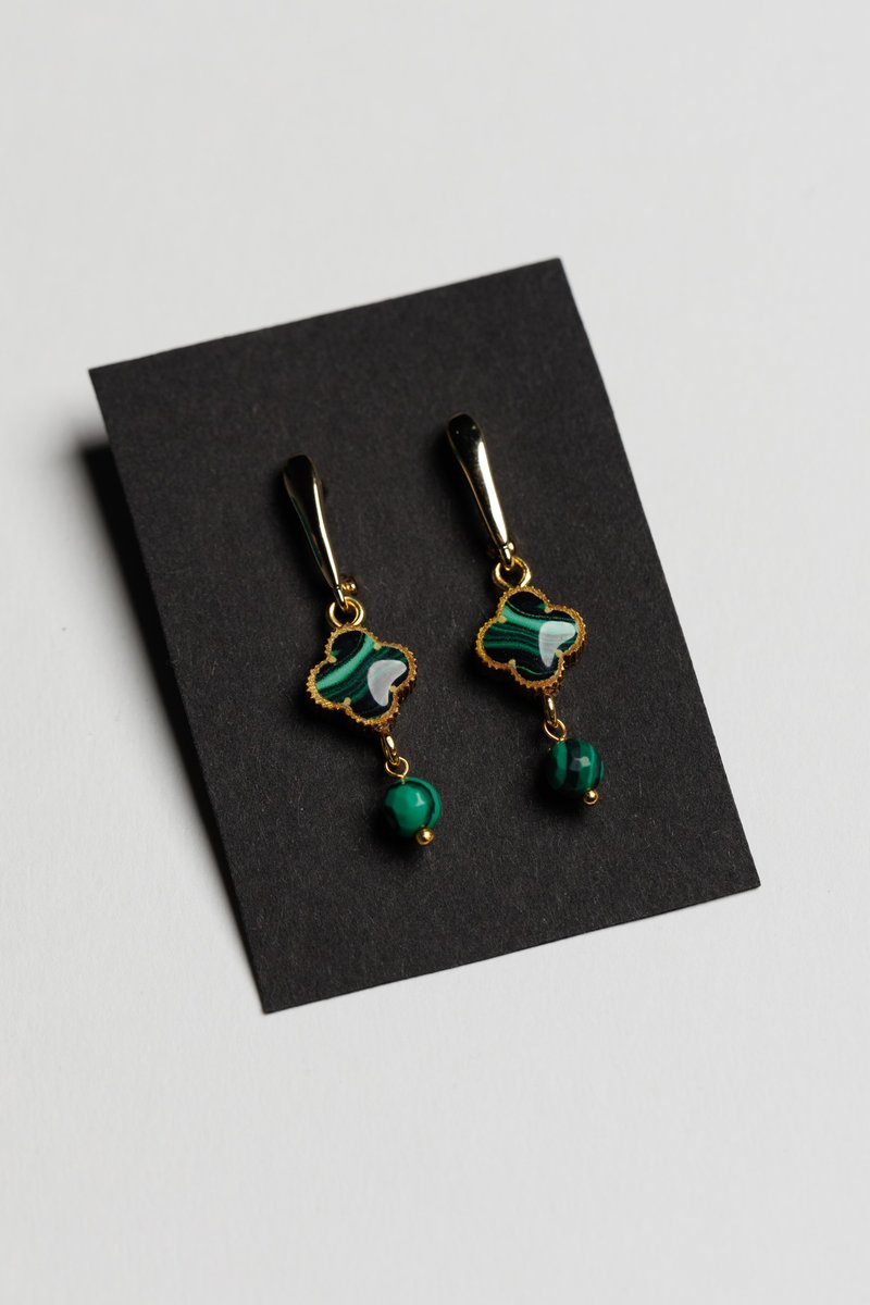 Natural Malachite Clover Drop Earrings with English Lock, Handmade Jewelry - ต่างหู - วัสดุอื่นๆ 