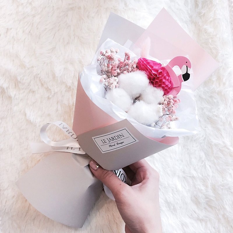 "Le Jardin" cute flamingo cotton dried baby's breath bouquet / Valentine's Day birthday gift - ตกแต่งต้นไม้ - พืช/ดอกไม้ 