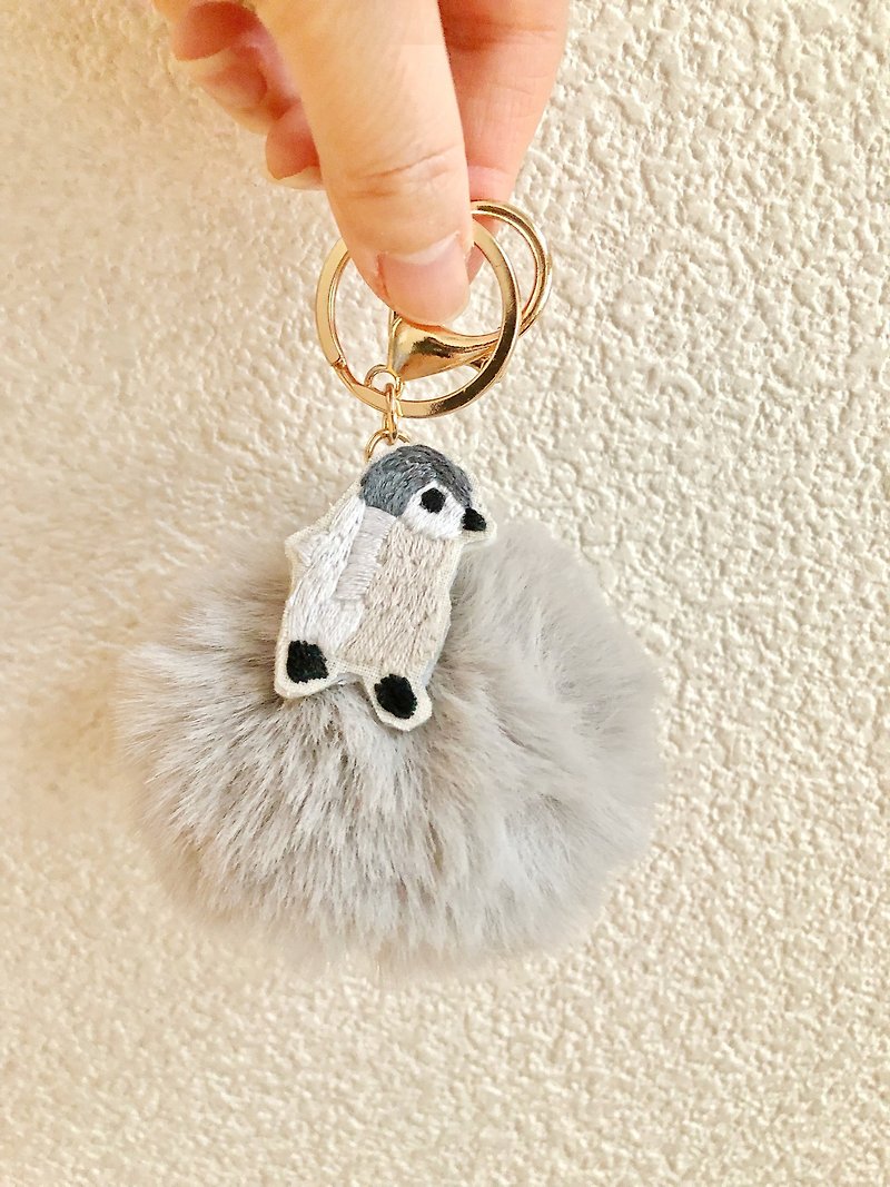 Fur Pompon Bag Charm Gray Embroidered Baby Penguins - ที่ห้อยกุญแจ - ผ้าฝ้าย/ผ้าลินิน สีเทา