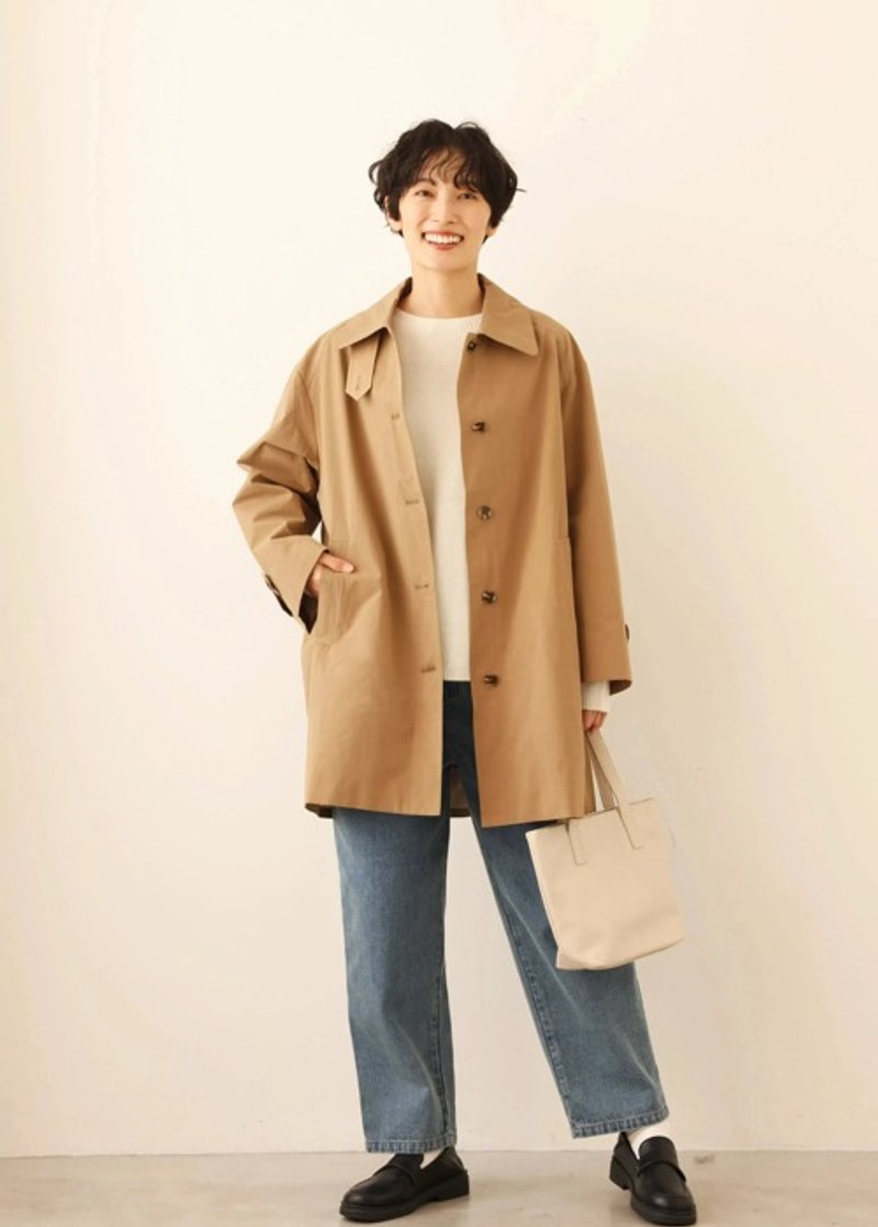 A great item that can be worn throughout the seasons. Trench coat, mid-length coat, dark beige, 240925-1 - เสื้อแจ็คเก็ต - ผ้าฝ้าย/ผ้าลินิน 