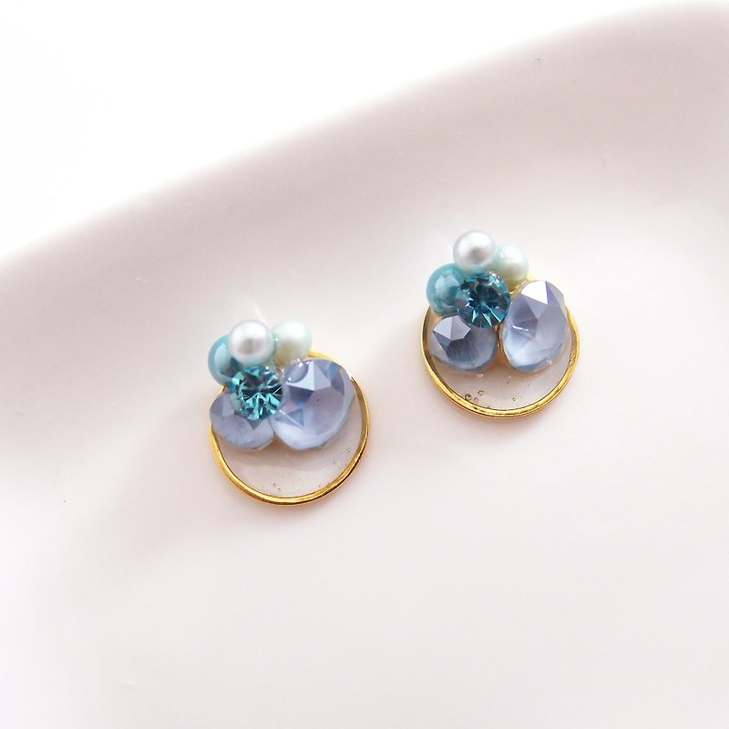 blue. Magic crystal - no pain U-shaped ear clip stainless steel ear pin silicone ear - Earrings & Clip-ons - Gemstone Blue
