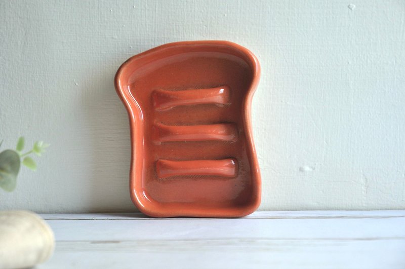 Hand-kneaded pottery drain soap dish - อุปกรณ์ห้องน้ำ - ดินเผา สีกากี