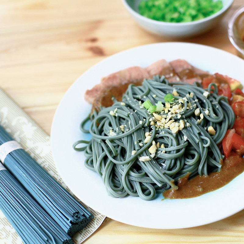 Spirulina noodles 340g vegan - บะหมี่ - อาหารสด สีน้ำเงิน