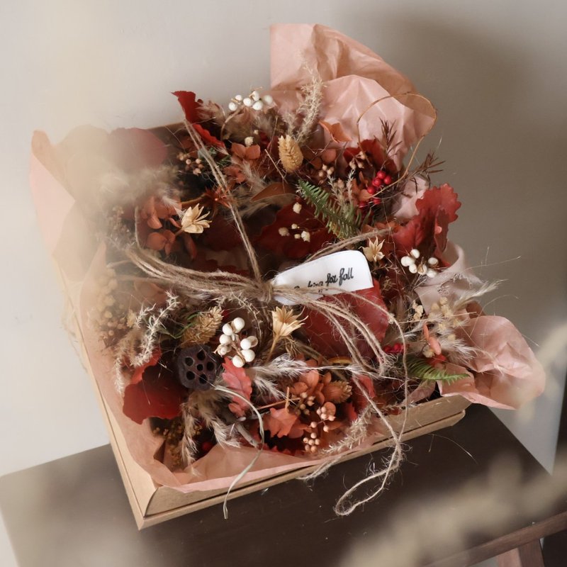 Preserved flower orange red wreath gift box autumn wreath home decoration birthday gift with box - ช่อดอกไม้แห้ง - พืช/ดอกไม้ หลากหลายสี