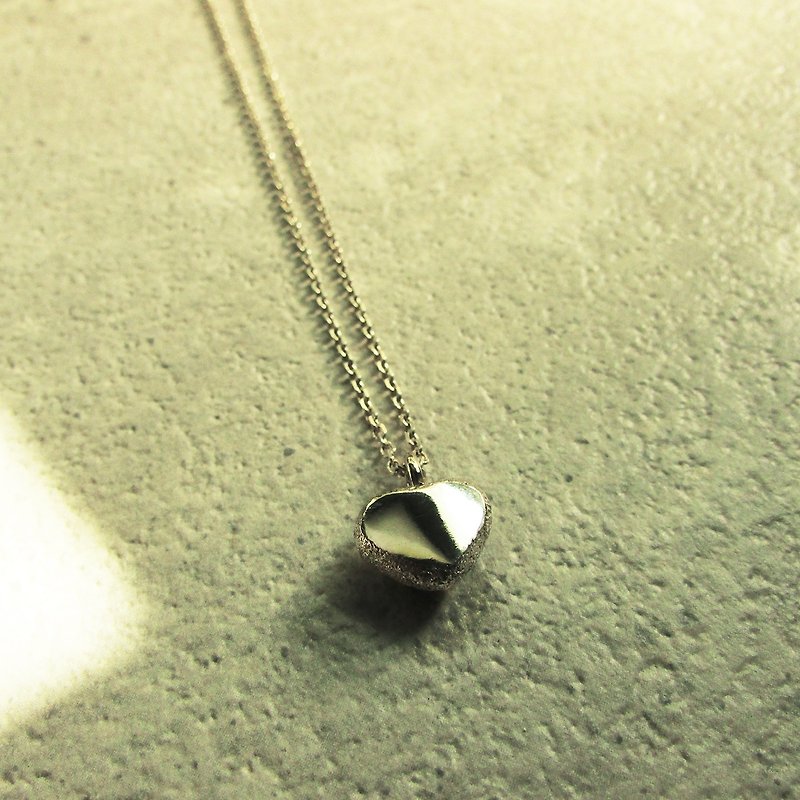 heart necklace | mittag jewelry | handmade and made in Taiwan - Necklaces - Silver Silver