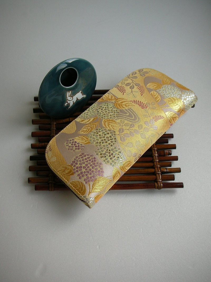 Jingxi Zhen Jinyi Brocade [Hydrangea Flowing Water Golden Orchid] - long wallet/wallet/zero - กระเป๋าสตางค์ - ผ้าไหม สีทอง