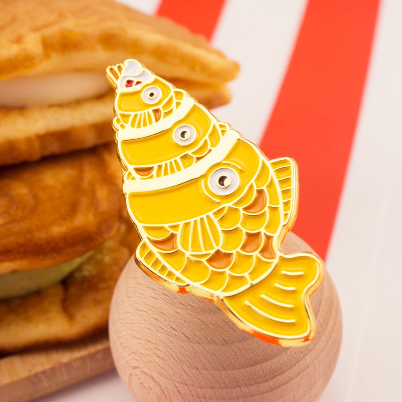 Tai Tai Taiyaki Enamel Pin - 胸針 - 其他金屬 橘色