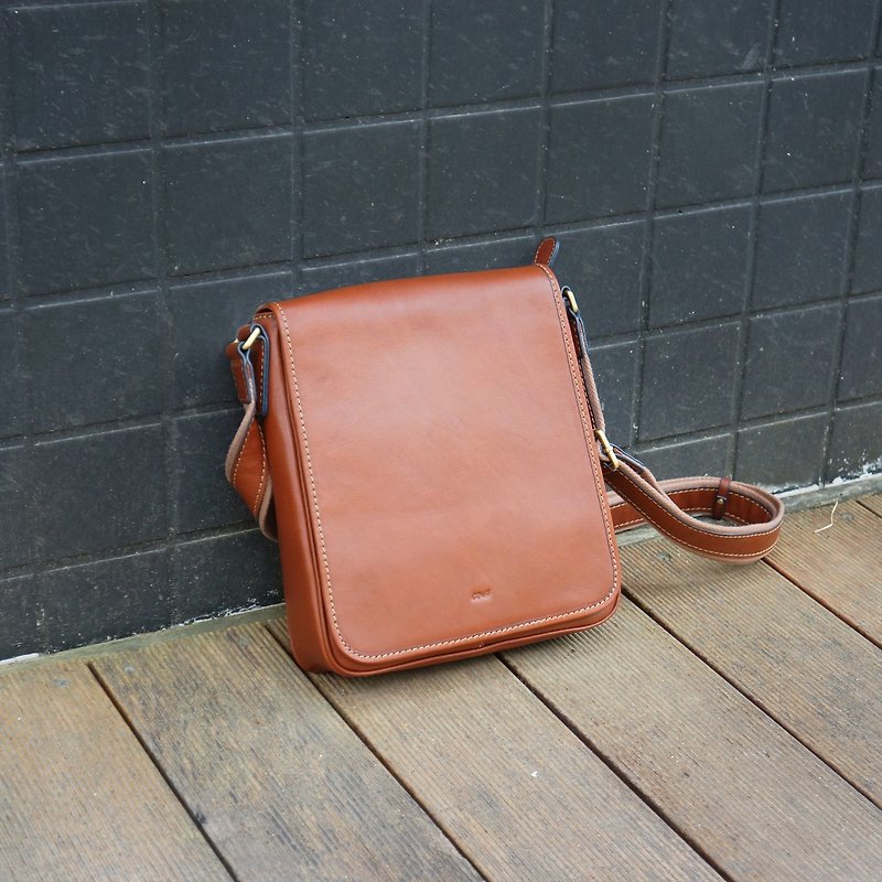 Cowa men's casual shoulder bag - Messenger Bags & Sling Bags - Genuine Leather Brown