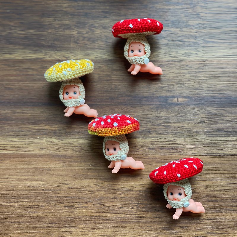 【Mushrooms キューピー】Three-dimensional shape of crocheted mushrooms Kewpie 5cm flat-top mushrooms - Stuffed Dolls & Figurines - Cotton & Hemp 
