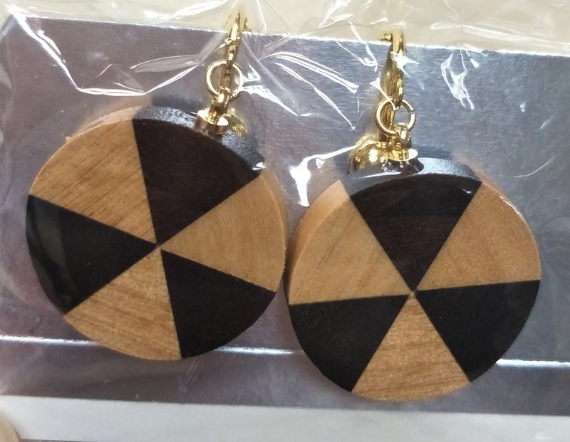 【箱根寄木細工】日本工藝品 幾合圖樣 耳環 (多款) - 耳環/耳夾/耳骨夾 - 木頭 咖啡色