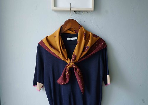 guii古意雜貨 歐洲雜貨-GIVENCHY楓葉芥黃印花100silk絲質絲巾