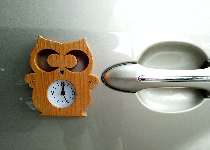 Owl little clock Taiwan juniper adsorption refrigerator fridge Christmas gift exchange - นาฬิกา - ไม้ สีนำ้ตาล
