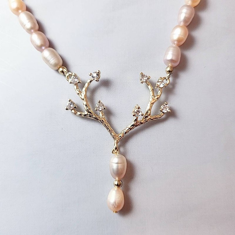 Aphrodite.C shaped freshwater pearl necklace - including 14K gold anti-allergic accessories - สร้อยคอ - ไข่มุก 