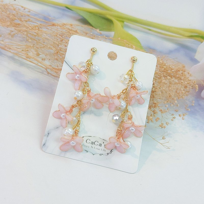 Pink resin flower crystal resin earrings 14KGF gold-wrapped silver ear hooks can be changed to clip - ต่างหู - เรซิน สึชมพู