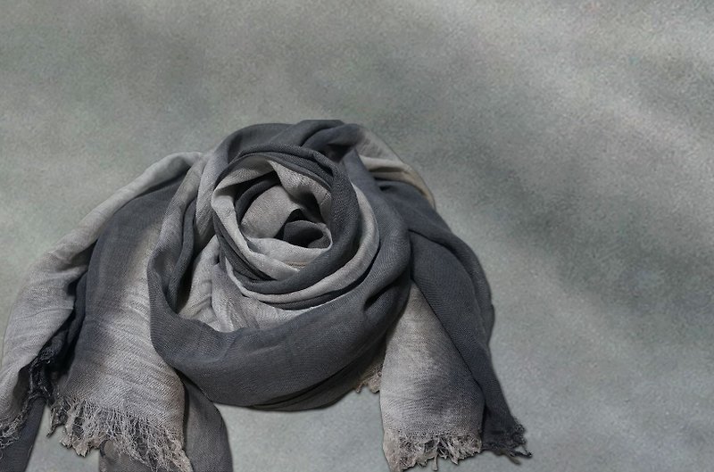 Olive leaf dyed iron gray straight striped cotton shawl scarf - ผ้าพันคอ - ผ้าฝ้าย/ผ้าลินิน สีเทา