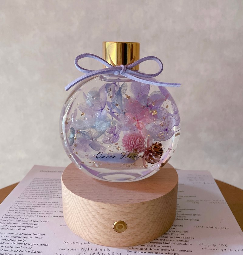 Christmas flower gift/Floating flower night light/Dried flowers/Preserved flowers/With packaging/Rechargeable - ช่อดอกไม้แห้ง - พืช/ดอกไม้ 