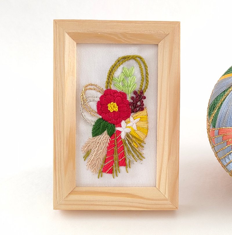 お正月しめ縄飾り刺繍フレーム　刺繍ファブリックパネル - 擺飾/家飾品 - 棉．麻 紅色