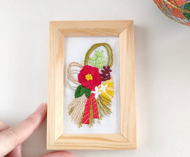 お正月しめ縄飾り刺繍フレーム 刺繍ファブリックパネル - ショップ