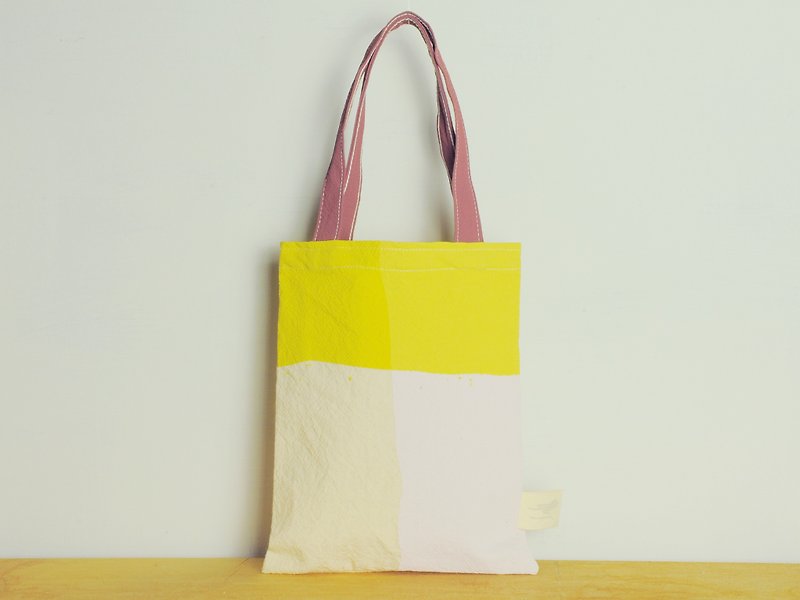 Small hang bag - กระเป๋าเครื่องสำอาง - ผ้าฝ้าย/ผ้าลินิน สีเหลือง