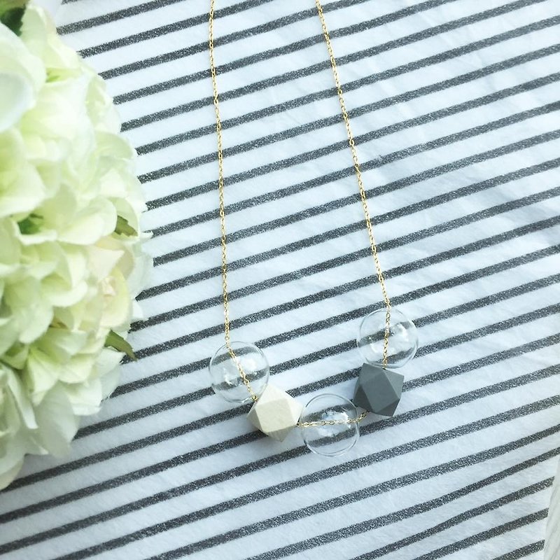 "LaPerle" Geometric ball beads Wood beads Glass beads White Gray Original hand-made necklace Necklace jewelry Plated 16K Gold and copper chain Black geometric Necklace Handmade Free Shipping - Chokers - Glass Gray