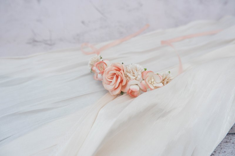 Peach corsage, wedding floral accessories, prom, boutonniere for bridesmaids - 胸花/手腕花 - 紙 橘色