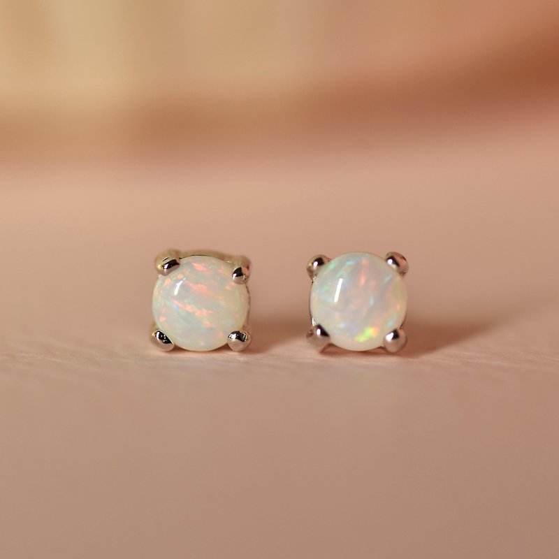 Simple Small White Opal Stud Earrings - 925 Sterling Silver - Opal - สร้อยคอ - เครื่องเพชรพลอย 