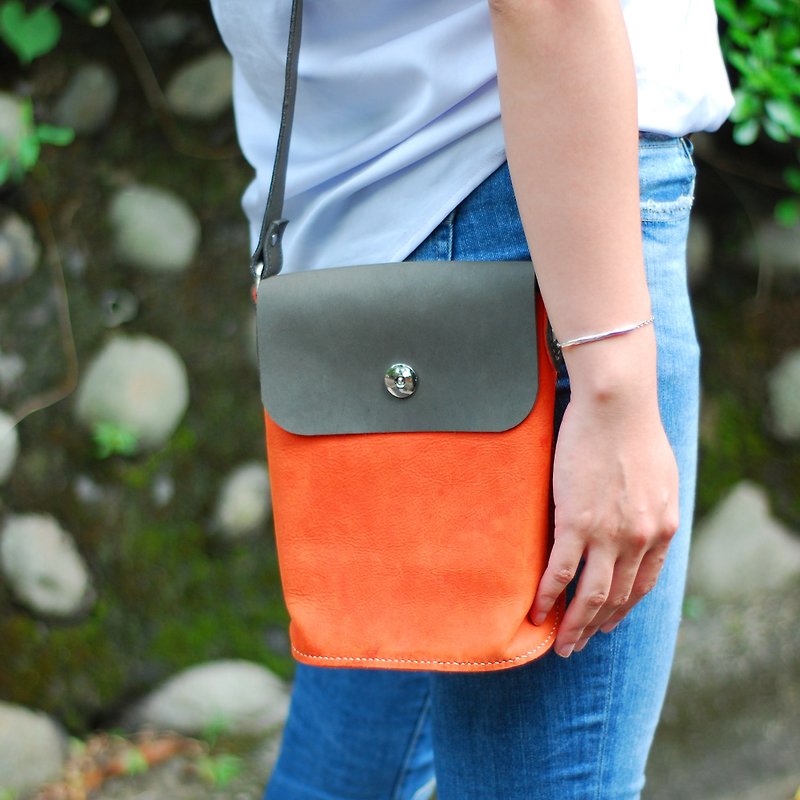 chin 5 inch shoulder / hand-stitched leather messenger bag (orange bodice / gray-green cover) - กระเป๋าแมสเซนเจอร์ - หนังแท้ สีส้ม