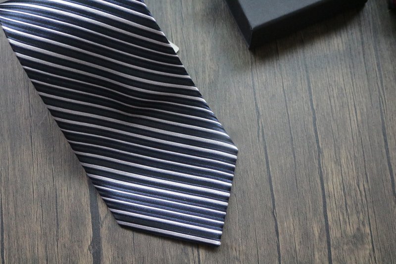 真絲藍黑條紋相交領帶禮盒裝支持繡字 - 領帶/領帶夾 - 絲．絹 藍色