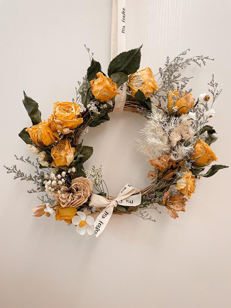 Dry Yellow Rose Vintage Gold Wreath (25cm) - Items for Display - Plants & Flowers Yellow