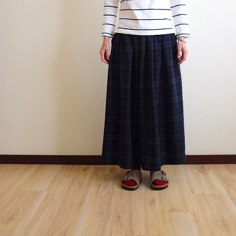 Daily hand-made suit natural forest dark green plaid pleated long skirt light wool cotton - Skirts - Wool Green