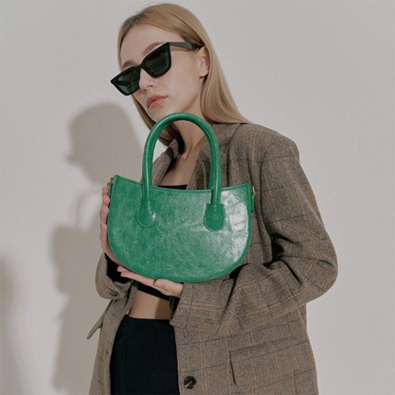 韓國ELLIE BAG | 綠色 | 腋下包 側背包 斜孭袋 - 側背包/斜背包 - 人造皮革 綠色