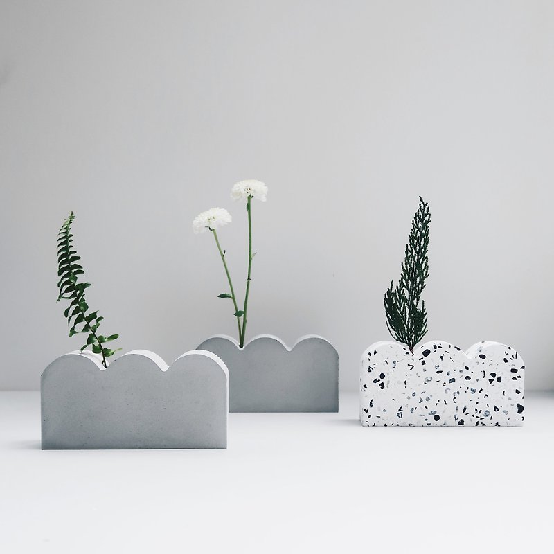 MOUNTAIN Concrete vase / Diffuser stone / Incense holder - Pottery & Ceramics - Cement Gray