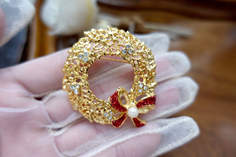 日本中古80s金色蝴蝶結花圈心口針胸針別針 高級二手古著珠寶首飾 - 胸針 - 其他金屬 金色