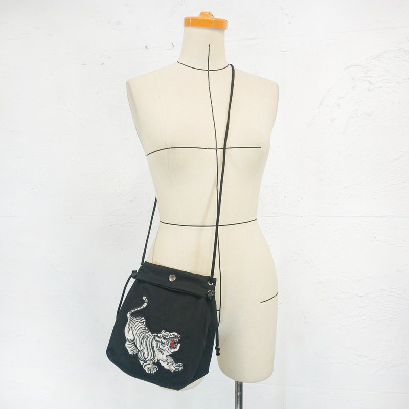 Aman No.24 Embroidered Bag Series Little Tiger - Messenger Bags & Sling Bags - Other Materials 