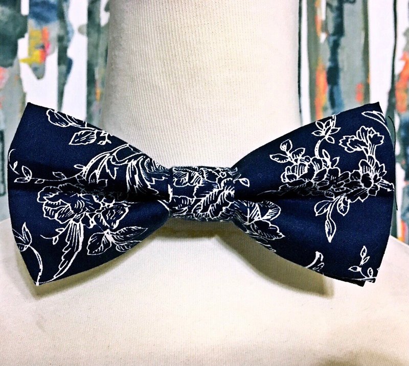 Hand-made bow tie∣Line feeling flower∣Gentleman∣Wenqing∣Dating accessories - หูกระต่าย/ผ้าพันคอผู้ชาย - ผ้าฝ้าย/ผ้าลินิน สีน้ำเงิน