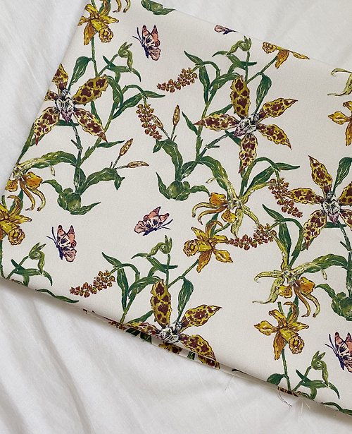 sybil-ho 暖冬蘭與蝴蝶 品牌純棉帆布料 寬幅150cm 每單位30cm