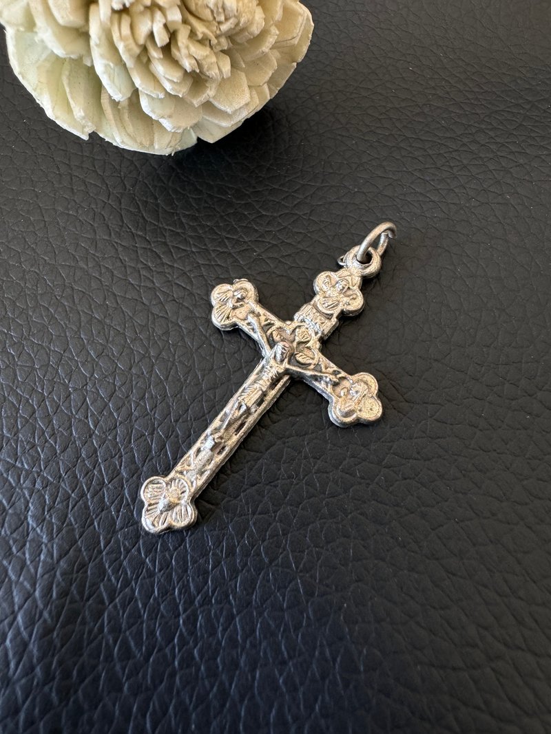 Antique Silver Embossed Cross Jesus Faith Pendant Necklace ITALY CH241 - Necklaces - Other Metals Silver