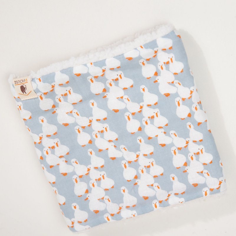 Heartwarming hairy boy's neck _ blue and white duckling with white fluff - Clothing & Accessories - Cotton & Hemp 