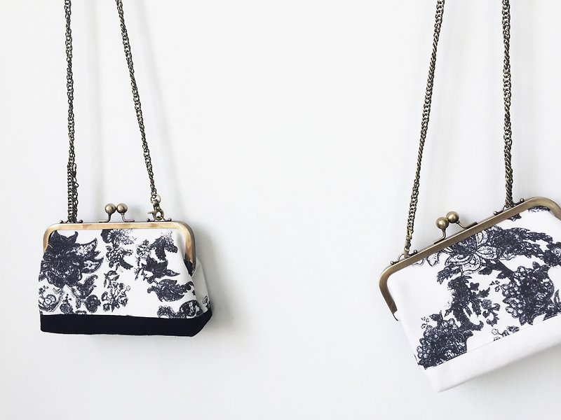 Wahr_Black and White  flower clasp frame bag/with chain/ cosmetic bag / shoulder bag / small objects package / portable package - Messenger Bags & Sling Bags - Cotton & Hemp 
