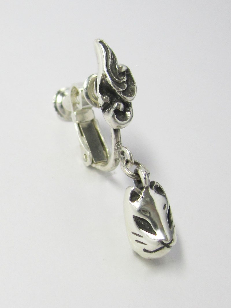 Fox face EARRING hanging type - Earrings & Clip-ons - Other Metals Silver