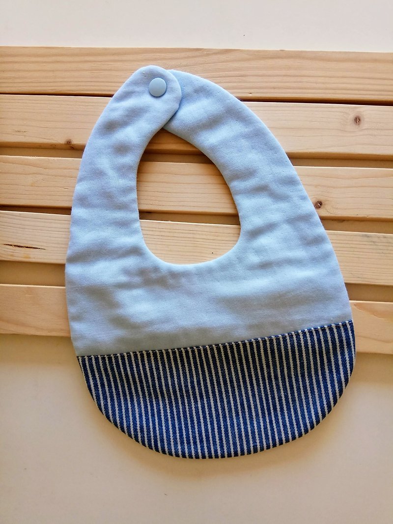 <藍>拼接款圍兜 彌月禮物 圍兜 嬰兒圍兜 寶寶圍兜 - 圍兜/口水巾 - 棉．麻 藍色