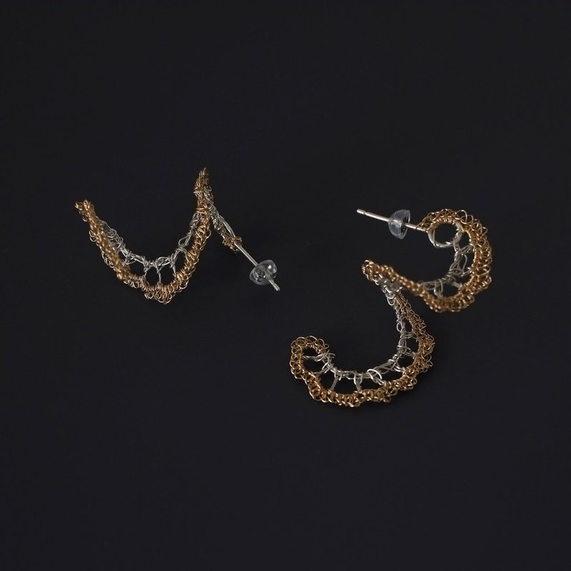 Furifuri Earrings - 耳環/耳夾/耳骨夾 - 其他金屬 銀色