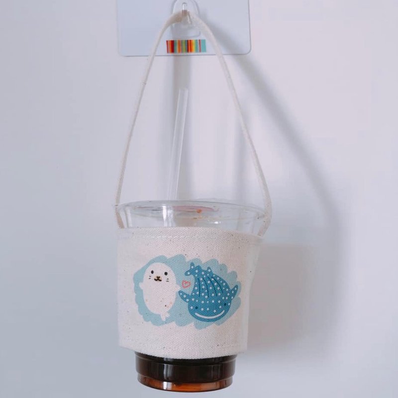 海豹鯨鯊 手繪環保杯袋 飲料袋 歲末 7 折 - 飲料提袋/杯套 - 其他人造纖維 