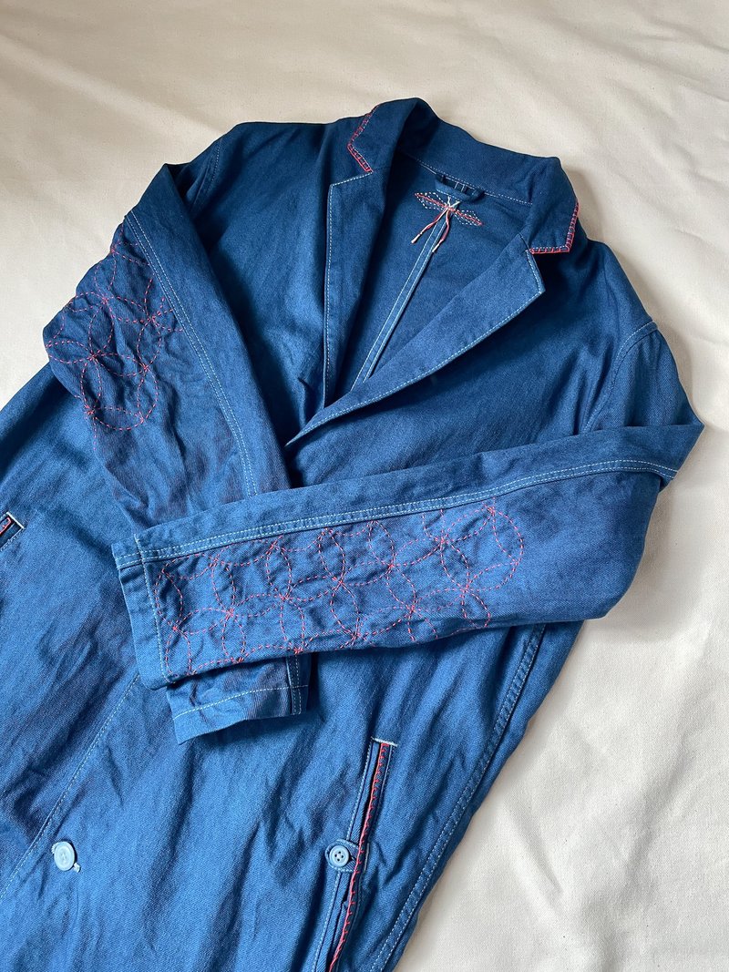 日本製 手染め Cester Coat 藍染コットンチェスターコート 刺繍　吉祥文様　七宝柄　円満 - 女西裝外套 - 棉．麻 藍色