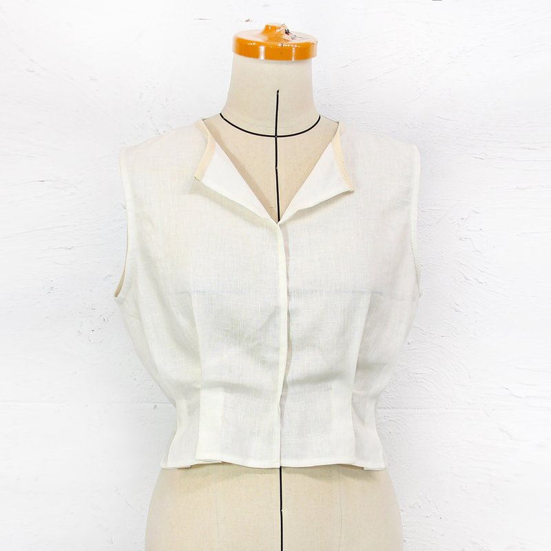 Aman No.41 white pure linen waist short vest - เสื้อกั๊กผู้หญิง - ผ้าฝ้าย/ผ้าลินิน 