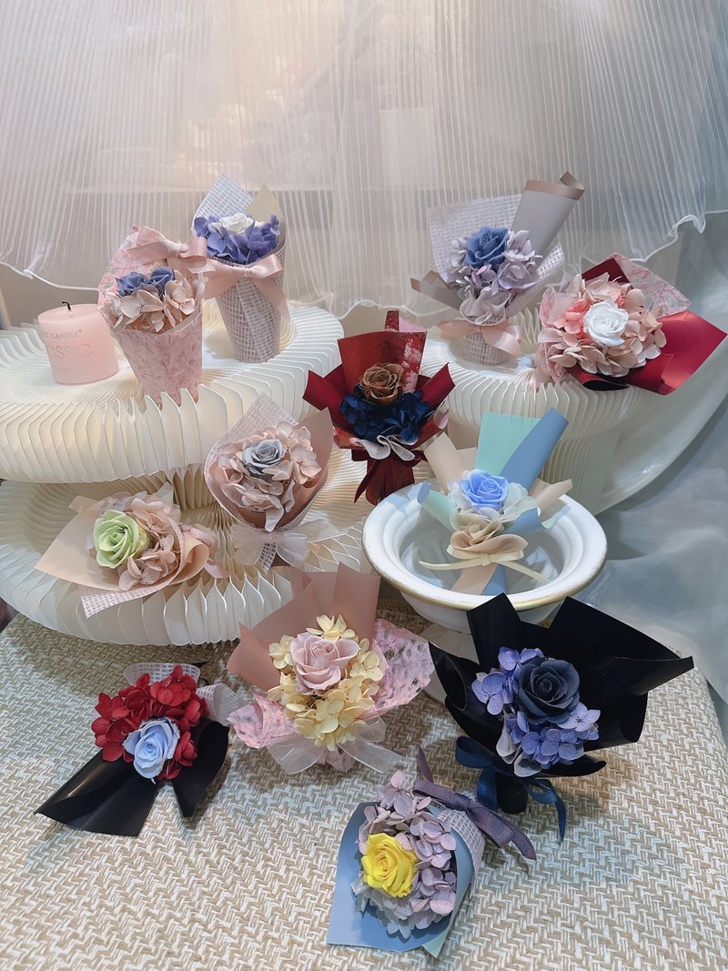 【yun_f.p Floral Art Handmade】Micro Mini Bouquet - ช่อดอกไม้แห้ง - พืช/ดอกไม้ หลากหลายสี