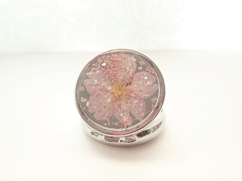 Sakura Fubuki Pressed flower pill case M with mirror - Other - Plants & Flowers Pink
