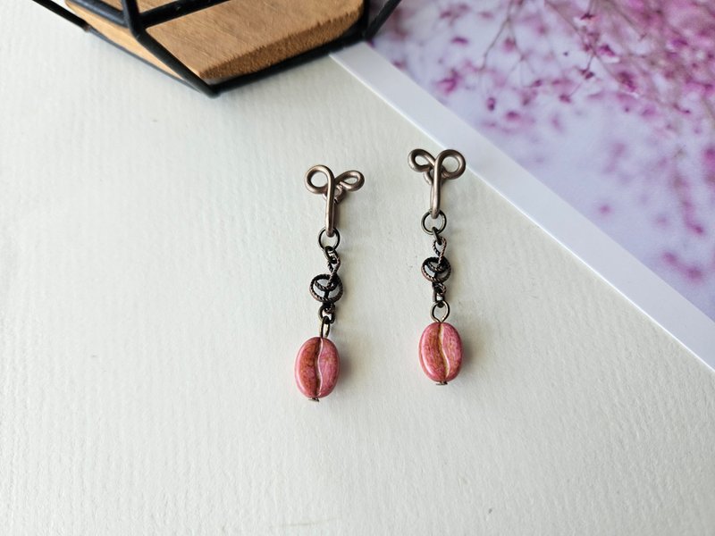 【咖啡旋律】粉色~無痛耳夾、可改耳鉤 - 耳環/耳夾/耳骨夾 - 其他材質 